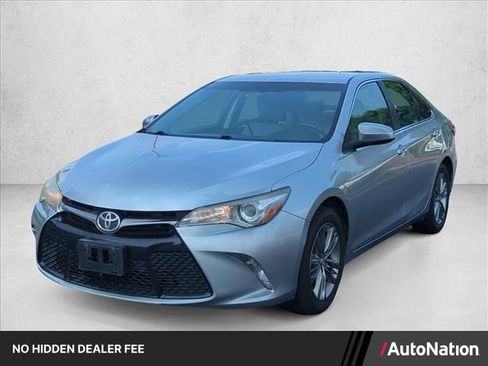 Used 2016 Toyota Camry SE FWD image 1