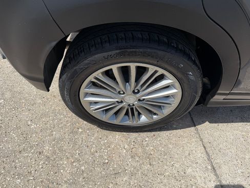 Used 2019 Hyundai Kona SEL FWD image 11