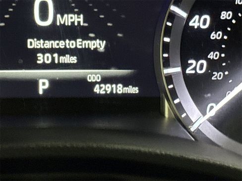 Used 2023 Toyota Highlander XLE image 12