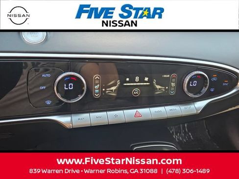 Used 2022 Genesis GV70 2.5T w/ Select Package AWD/4WD image 24