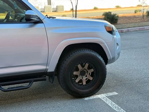 Used 2018 Toyota 4Runner SR5 image 8