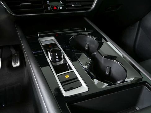 Certified 2025 Volkswagen Atlas SEL Premium R-Line image 19