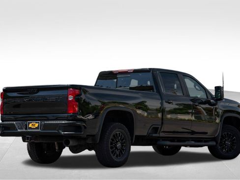 Used 2022 Chevrolet Silverado 2500 LTZ w/ LTZ Plus Package AWD/4WD image 8