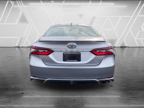 Used 2022 Toyota Camry SE image 10