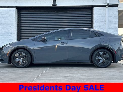 Used 2023 Toyota Prius Prime SE image 7