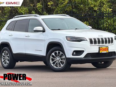 Used 2019 Jeep Cherokee Latitude Plus w/ Comfort/Convenience Group
