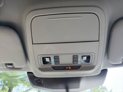 Used 2024 Ford Explorer XLT w/ Equipment Group 202A AWD/4WD image 28