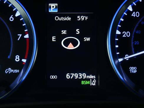 Used 2019 Toyota Highlander XLE AWD/4WD image 27
