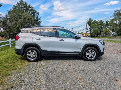 Used 2019 GMC Terrain SLE w/ Driver Convenience Package AWD/4WD image 4