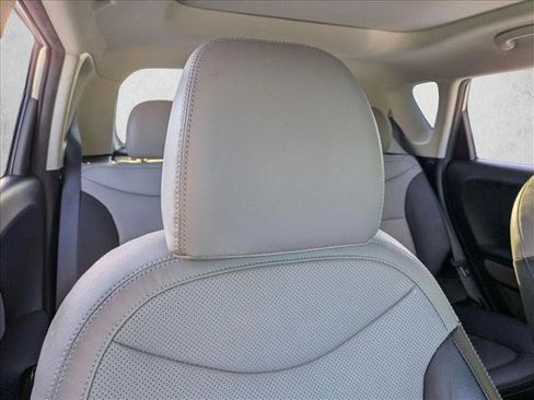 Used 2018 Kia Soul + w/ + Primo LIT Package FWD image 15
