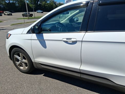 Used 2020 Ford Edge SE AWD/4WD image 6