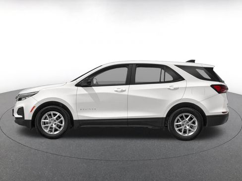 Used 2024 Chevrolet Equinox LT FWD image 3