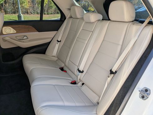 Certified 2024 Mercedes-Benz GLE 450 4MATIC image 33