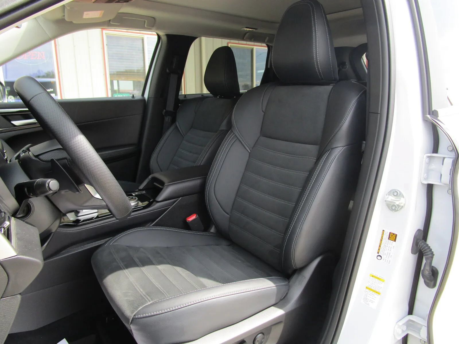 Used 2025 Mitsubishi Outlander SE AWD/4WD image 12