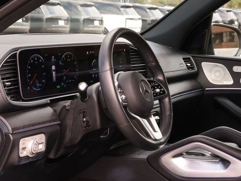 Used 2021 Mercedes-Benz GLS 450 4MATIC image 14
