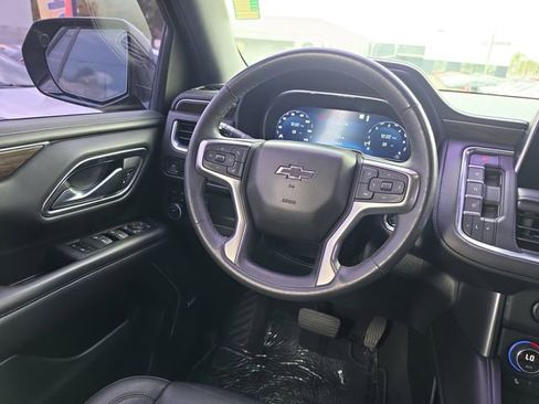 Used 2022 Chevrolet Tahoe Z71 w/ Luxury Package AWD/4WD image 31