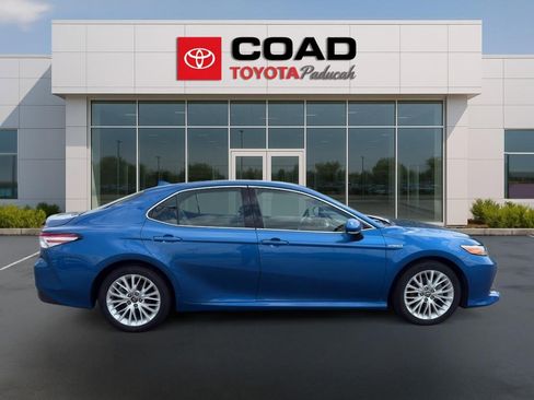 Used 2020 Toyota Camry XLE FWD image 6