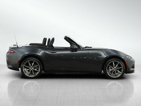 Used 2022 MAZDA MX-5 Miata Grand Touring w/ Appearance Package RWD image 7