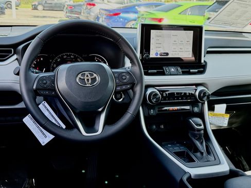 Used 2025 Toyota RAV4 XLE Premium FWD image 41