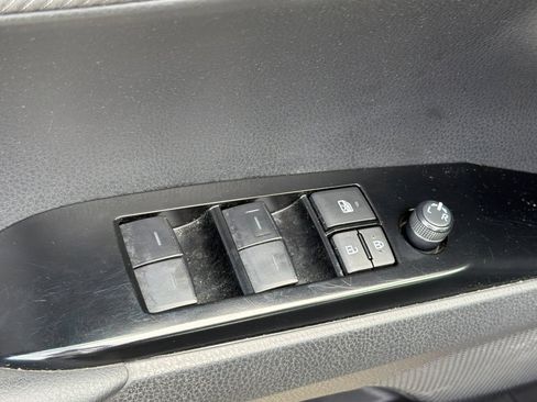 Used 2025 Toyota Camry SE FWD image 14