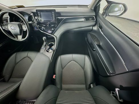 Used 2022 Toyota Camry SE w/ Convenience Package FWD image 11