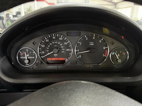 Used 2001 BMW Z3 2.5i RWD image 16