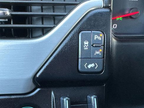 Used 2018 GMC Yukon XL SLT w/ Open Road Package image 37