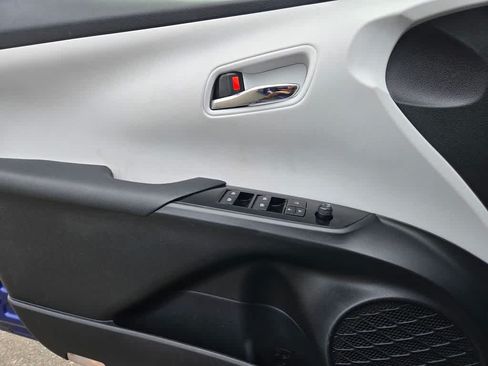 Used 2017 Toyota Prius Two w/ Prius Two Safety Plus Package FWD image 19
