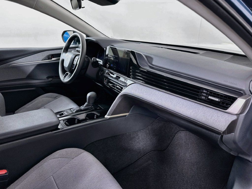 Used 2026 Toyota Camry LE FWD image 27