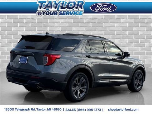 Certified 2023 Ford Explorer XLT w/ Equipment Group 202A image 3