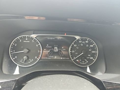 Used 2025 Nissan Pathfinder SV FWD image 28