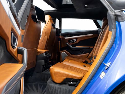 Used 2019 Lamborghini Urus image 41