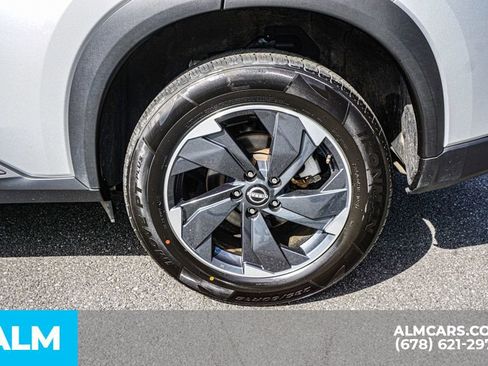 Used 2025 Nissan Rogue SV image 17