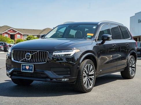 Used 2021 Volvo XC90 T6 Momentum w/ Advanced Package AWD/4WD image 3