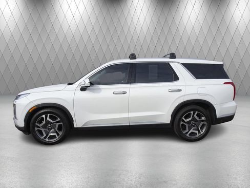 Used 2023 Hyundai Palisade SEL FWD image 2