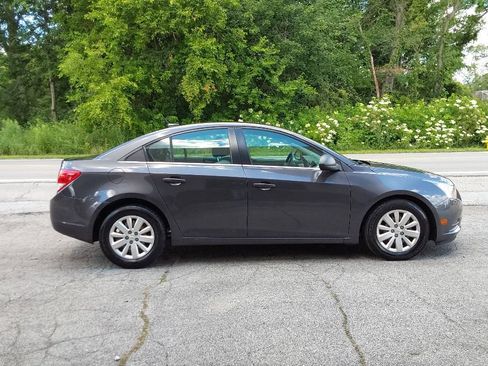 Used 2011 Chevrolet Cruze LS w/ Connectivity Package FWD image 3