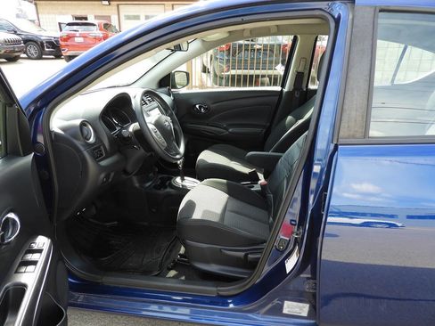 Used 2019 Nissan Versa SV FWD image 11