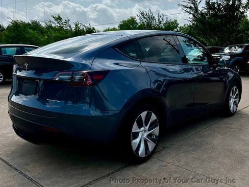 Used 2023 Tesla Model Y AWD image 6