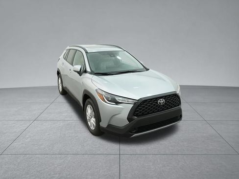 Used 2022 Toyota Corolla Cross LE w/ Moonroof Package FWD image 17