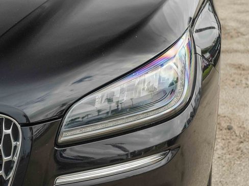 Used 2022 Lincoln Corsair Reserve w/ Equipment Group 201A FWD image 8