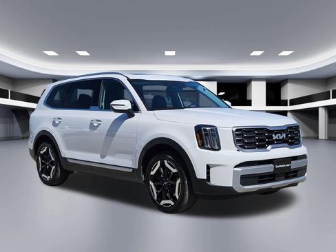 Used 2025 Kia Telluride S FWD image 8