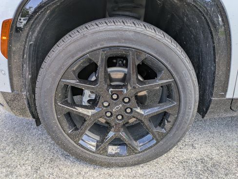 Used 2024 Chevrolet Traverse RS image 10