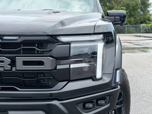 Used 2025 Ford F150 Raptor AWD/4WD image 9
