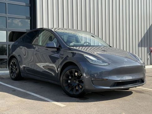 Used 2021 Tesla Model Y Long Range image 3