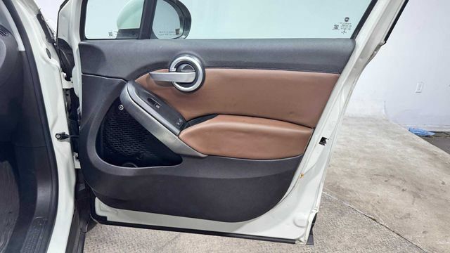 Used 2017 FIAT 500X Lounge w/ Lounge Premium Package (FWD) image 18