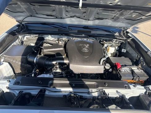 Used 2020 Toyota Tacoma Limited AWD/4WD image 28