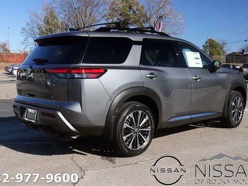 New 2026 Nissan Pathfinder Platinum image 5