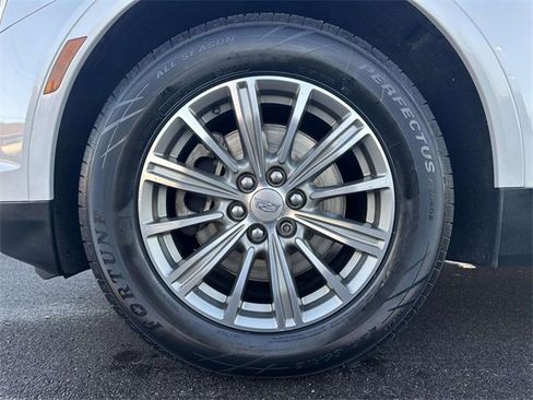 Used 2017 Cadillac XT5 Luxury w/ Driver Awareness Package image 11