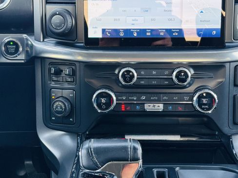 Used 2021 Ford F150 Lariat image 29