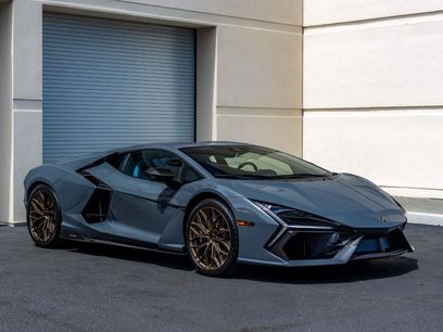 New 2026 Lamborghini Revuelto